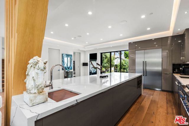 4338 Agnes Avenue, Studio City CA: https://media.crmls.org/mediaz/e39b76b2-fb43-4f47-829a-5e19adb910ee.jpg