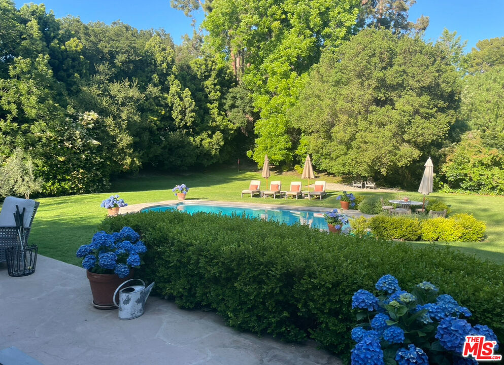 https://media.crmls.org/mediaz/e39b84b4-f9e1-43c3-a527-097cc0940e15.jpg?preset=X-Large