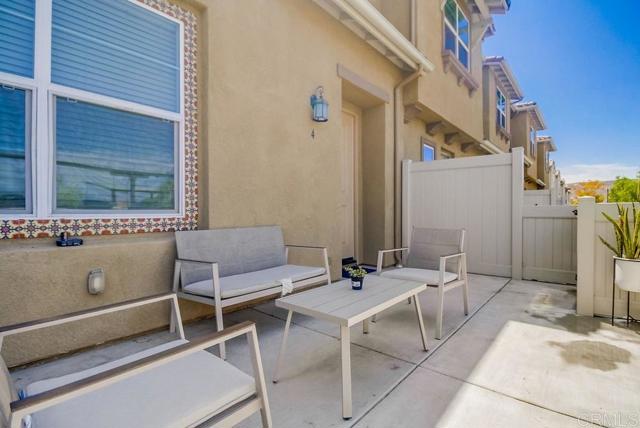 Detail Gallery Image 5 of 60 For 1330 Santa Liza #4,  Chula Vista,  CA 91913 - 4 Beds | 3/1 Baths