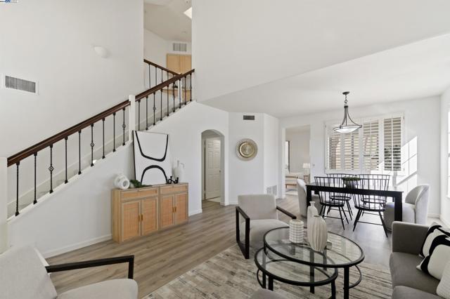 2909 Moreno Ave, Pleasanton CA: https://media.crmls.org/mediaz/e39c1e09-4418-4b6d-bcbd-5451def123ad.jpg