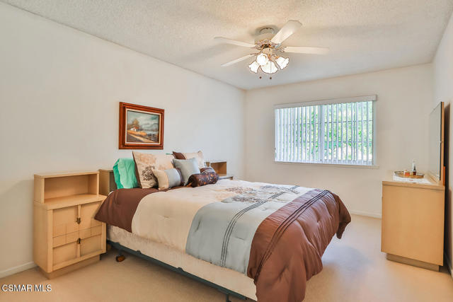 5260 Edgeware Drive, Calabasas CA: https://media.crmls.org/mediaz/e39c4641-7ce2-40e0-a85f-34c653ecf8c3.jpg