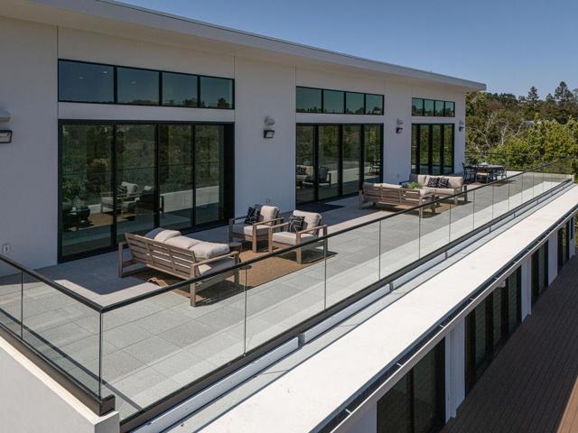 45 Calaveras Court, Hillsborough CA: https://media.crmls.org/mediaz/e39c4fc9-23fa-4dad-9406-59d1538d249c.jpg