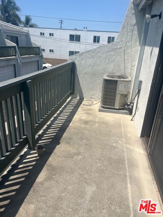 533 W 219th Street, Carson CA: https://media.crmls.org/mediaz/e39d8fd8-e2bc-4e67-8ca4-cf9a8ce278e3.jpg