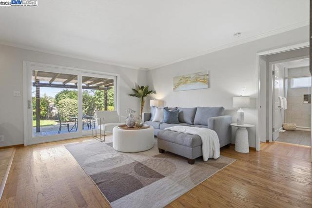6649 Waverly Rd, Martinez CA: https://media.crmls.org/mediaz/e39d9cfe-bc9b-41ca-bc8b-4c8cfe00ca48.jpg