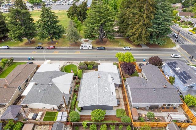 385 Cronin Drive, Santa Clara CA: https://media.crmls.org/mediaz/e39e7165-b562-4778-80ec-3e2371943fd4.jpg