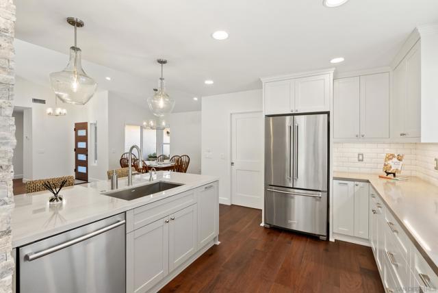 1458 Clark Court, Vista CA: https://media.crmls.org/mediaz/e39fb29c-51a3-4ae1-b3aa-46b2b87fc00a.jpg