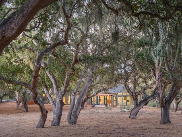 8380 Monterra Views, Monterey CA: https://media.crmls.org/mediaz/e3a06ec3-267e-435a-80a1-6c7d3d5eae2a.jpg