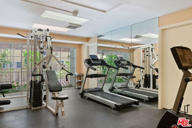 1375 Kelton Avenue, Los Angeles CA: https://media.crmls.org/mediaz/e3a10096-e063-48ee-8947-78753de09a61.jpg