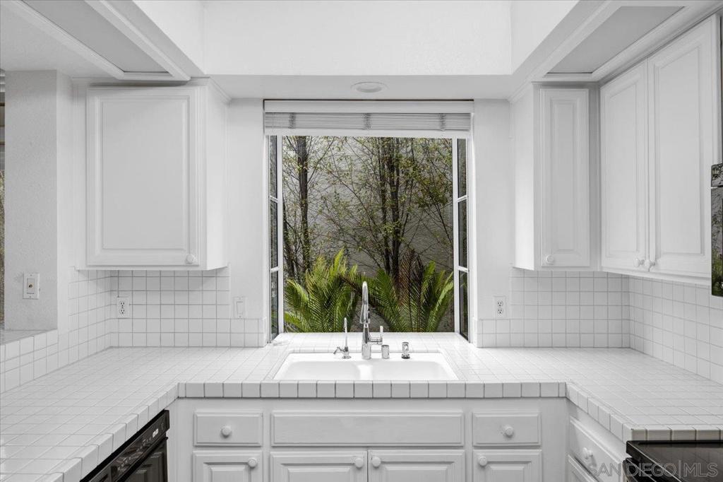 1686 Hermosita Dr - photo 20