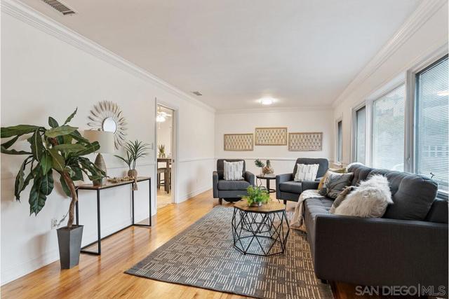 4452 Revillo Dr, San Diego CA: https://media.crmls.org/mediaz/e3a112f1-56bc-4627-9a1d-49a5e03a4956.jpg