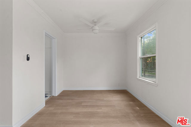 148 S Mccarty Drive, Beverly Hills CA: https://media.crmls.org/mediaz/e3a25e89-5378-4bd2-b3cf-c71095076661.jpg