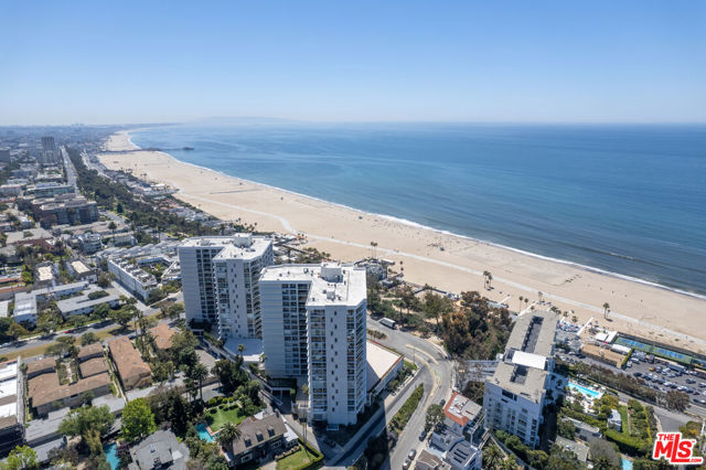 201 Ocean Avenue, Santa Monica CA: https://media.crmls.org/mediaz/e3a38307-6296-4652-9ece-563e396c4f4b.jpg