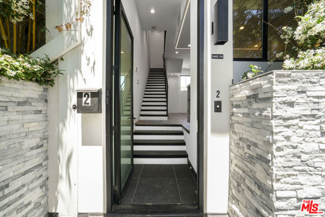 1445 1/4 N Martel Avenue, Los Angeles CA: https://media.crmls.org/mediaz/e3a3b347-4ae8-41f8-a0f6-6423fa61b0d7.jpg
