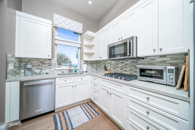 1451 E La Loma Avenue, Somis CA: https://media.crmls.org/mediaz/e3a3fe09-17b2-4208-b721-94ef2786bc66.jpg