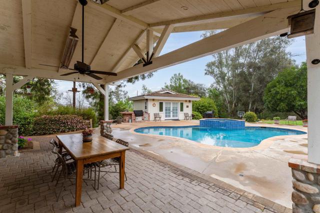 16327 Woodson View Rd, Poway CA: https://media.crmls.org/mediaz/e3a4e2b6-7397-42fa-b4de-79fef226d9ac.jpg