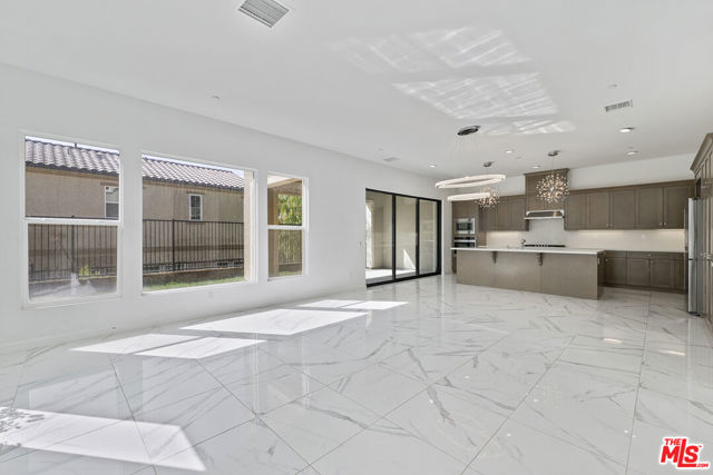 20810 Spruce Circle photo 9