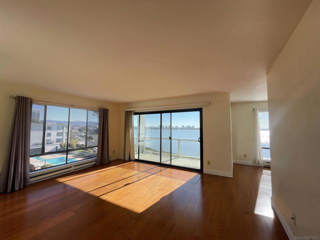 2 Anchor Dr, Emeryville, California 94608, 1 Bedroom Bedrooms, ,1 BathroomBathrooms,Condominium,For Sale,Anchor Dr,250020490SD