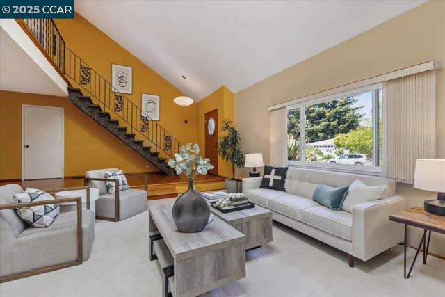 1759 Crescent Dr, Walnut Creek CA: https://media.crmls.org/mediaz/e3a53d57-26ff-487f-afa3-eed8501f4694.jpg