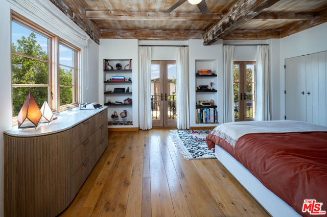 791 Nyes Place, Laguna Beach CA: https://media.crmls.org/mediaz/e3a5dfb6-68af-4ef1-b142-957a81d4f5be.jpg