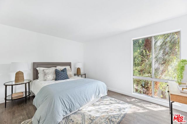 20134 Leadwell Street, Winnetka CA: https://media.crmls.org/mediaz/e3a61705-48d7-4981-9d31-069ce4af2cd9.jpg