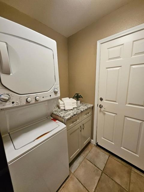 2829 Rubino Circle, San Jose CA: https://media.crmls.org/mediaz/e3a67ed2-4b03-4bd8-a76d-b9384a585a66.jpg