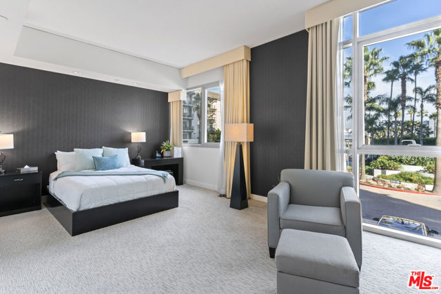 13650 MARINA POINTE Drive, Marina del Rey CA: https://media.crmls.org/mediaz/e3a68061-6c19-49df-a544-f821266691d5.jpg