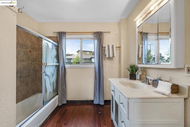 6933 Simson Street, Oakland CA: https://media.crmls.org/mediaz/e3a70cfc-ed8a-4f64-abbc-d76ccc7ebd3d.jpg