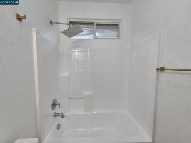 1870 Zurlo Way, Sacramento CA: https://media.crmls.org/mediaz/e3a7ca66-3a2f-4abb-9232-009529e3cea0.jpg