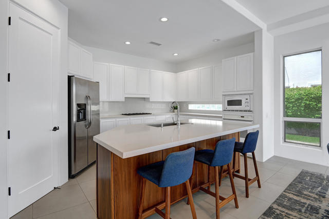 78863 Breckenridge Drive, La Quinta CA: https://media.crmls.org/mediaz/e3a7d887-b94c-4eeb-b93c-a83be18f0079.jpg