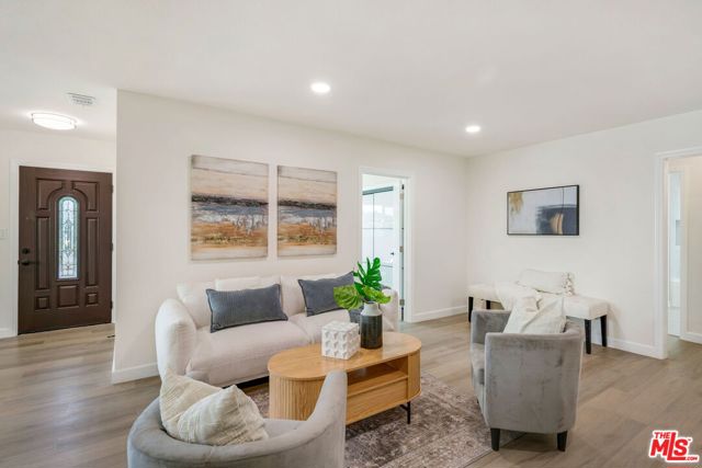 4933 W 20th Street, Los Angeles CA: https://media.crmls.org/mediaz/e3a81adb-3f35-4395-9a6c-0760f4ced71e.jpg