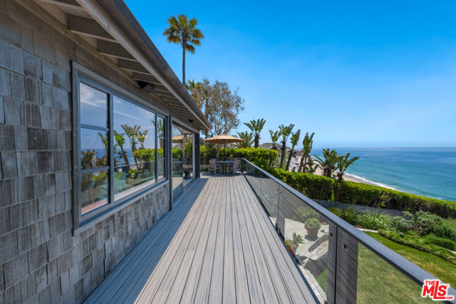 7089 Birdview Avenue, Malibu CA: https://media.crmls.org/mediaz/e3a95676-dc28-41ab-8ce7-903fad98cb13.jpg