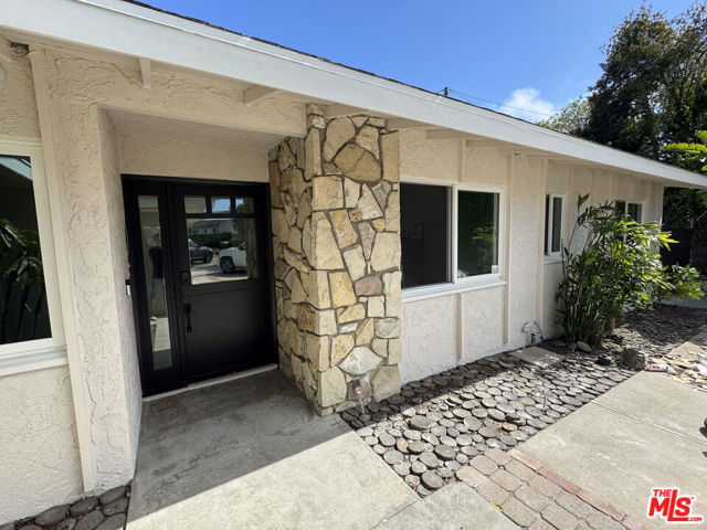 6111 Monero Drive, Rancho Palos Verdes CA: https://media.crmls.org/mediaz/e3a97d07-2b11-4375-887e-4f165f6c9c1b.jpg
