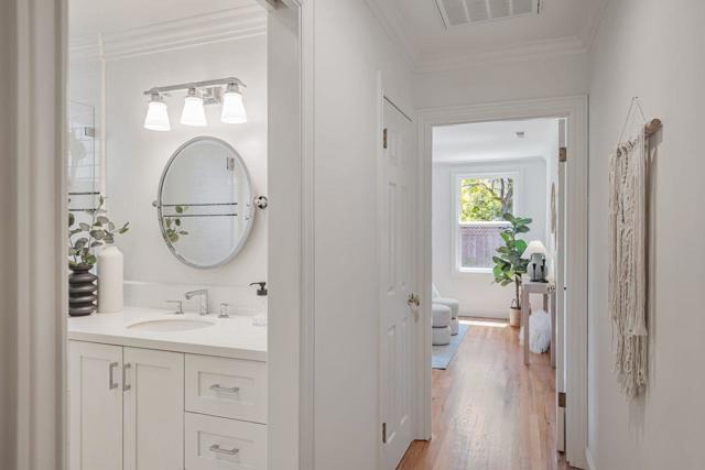 916 Peggy Lane, Menlo Park CA: https://media.crmls.org/mediaz/e3a9c99f-ff57-462c-9275-19b6f5cc34ef.jpg