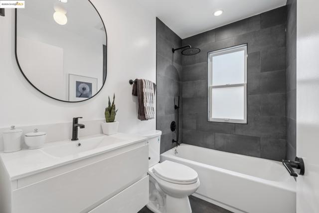 1207 Cedar St, Berkeley CA: https://media.crmls.org/mediaz/e3a9ce6f-151f-41e3-a8ad-c494e57073aa.jpg