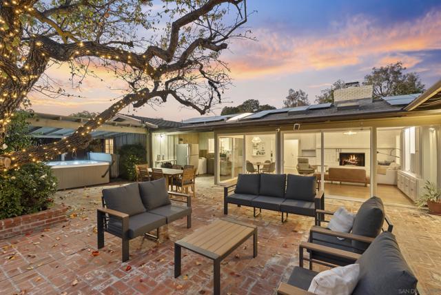 2315 Avenida De La Playa, La Jolla CA: https://media.crmls.org/mediaz/e3aa061d-18b5-41b4-beef-30bc3fd6519e.jpg