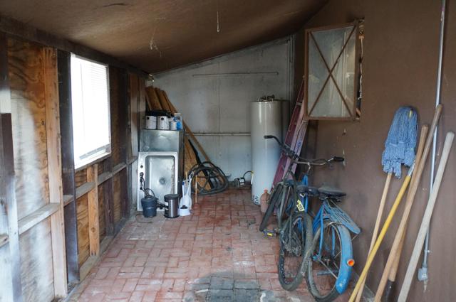 11022 West Drive, Morongo Valley CA: https://media.crmls.org/mediaz/e3aa2904-6404-452a-886b-f7d47ca9f7de.jpg