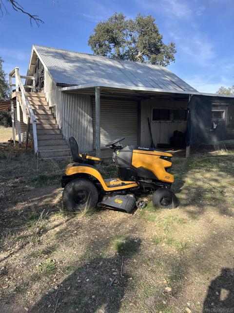 30247 Chihuahua Valley Road, Warner Springs CA: https://media.crmls.org/mediaz/e3aa3897-913d-41cd-a80c-b18216e356f2.jpg