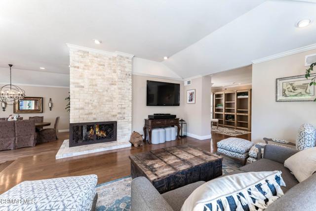 32146 Oakshore Drive, Westlake Village CA: https://media.crmls.org/mediaz/e3aacc34-0553-40b6-9604-9db57677bdea.jpg
