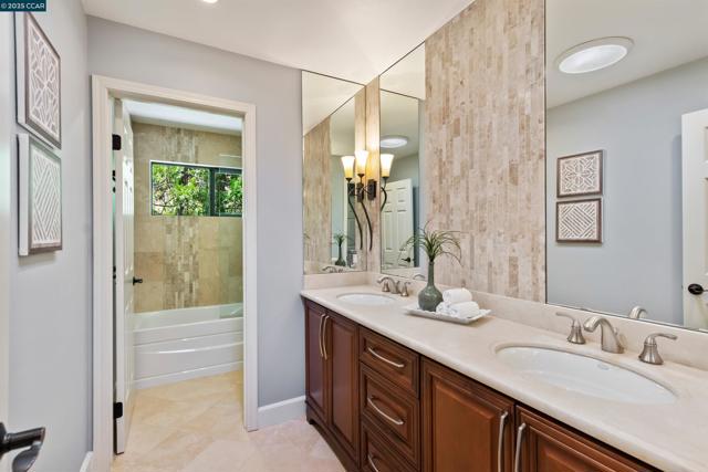 3100 Fox Creek Dr, Danville CA: https://media.crmls.org/mediaz/e3aad721-0543-487a-b851-38518000b44a.jpg