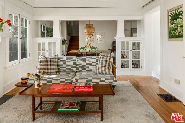 1741 Golden Gate Avenue, Los Angeles CA: https://media.crmls.org/mediaz/e3aae361-b14f-4fc4-9114-63d833046f3b.jpg