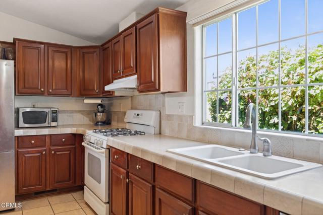 1975 Maricopa Highway, Ojai CA: https://media.crmls.org/mediaz/e3ab4d6a-fe3e-4ba1-9c57-1571c440fbca.jpg