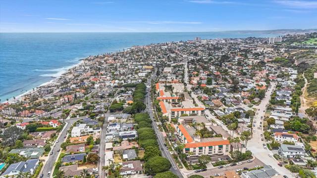 6455 La Jolla Blvd, La Jolla CA: https://media.crmls.org/mediaz/e3ab7b93-43e0-4aab-ad6d-d84fb3dfbc76.jpg
