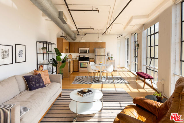 200 N San Fernando Road, Los Angeles CA: https://media.crmls.org/mediaz/e3ab8579-c0cd-48eb-8a17-1835df556088.jpg