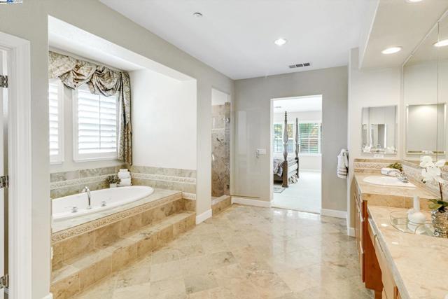 Image 33 of 58 For 2597 Ancona Cir