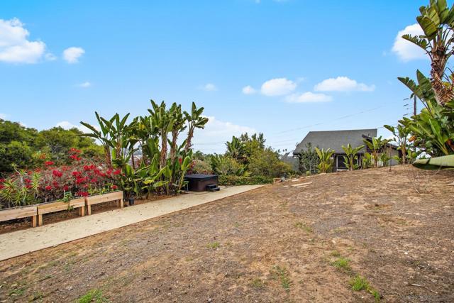 4021 Bernice Dr, San Diego CA: https://media.crmls.org/mediaz/e3ac456e-f718-4aa8-96f4-42b99d5a70b9.jpg