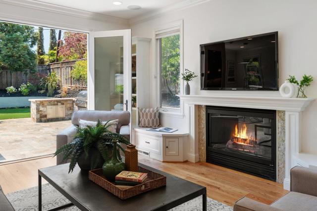 1509 Los Montes Drive, Burlingame CA: https://media.crmls.org/mediaz/e3ac83d0-95c1-4111-998b-4027b5c0c272.jpg