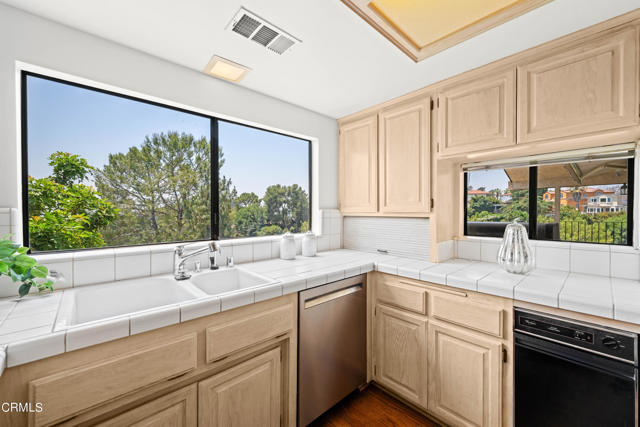 Detail Gallery Image 11 of 67 For 257 Saint Albans Ave, South Pasadena,  CA 91030 - 6 Beds | 4/1 Baths