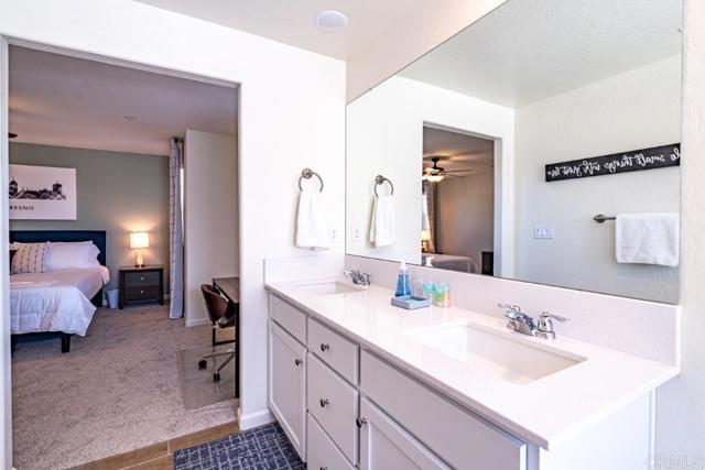 Detail Gallery Image 13 of 26 For 6446 E Meritage Dr, Fresno,  CA 93727 - 3 Beds | 2/1 Baths