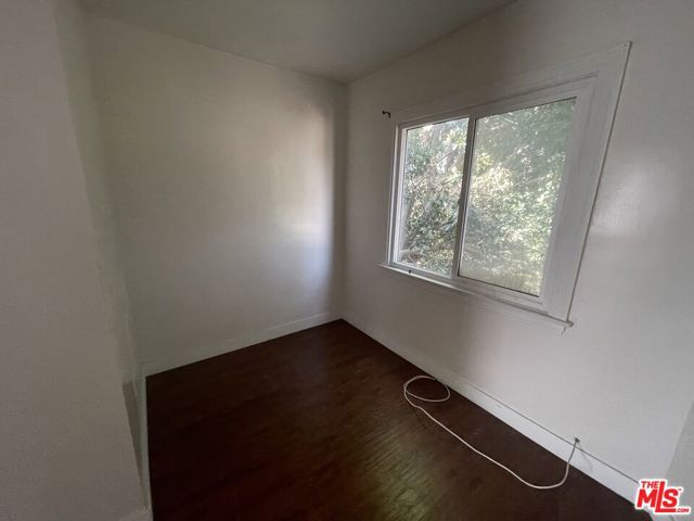 2320 W 25th Street, Los Angeles CA: https://media.crmls.org/mediaz/e3ad35fa-bfff-4da2-afa8-b6dcc56aa7d5.jpg