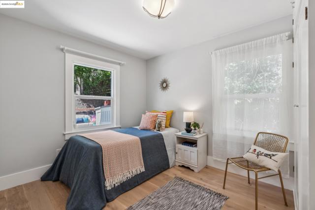 2847 Shasta Rd, Berkeley CA: https://media.crmls.org/mediaz/e3ad7239-b761-41a4-b0e6-4579338bdd65.jpg